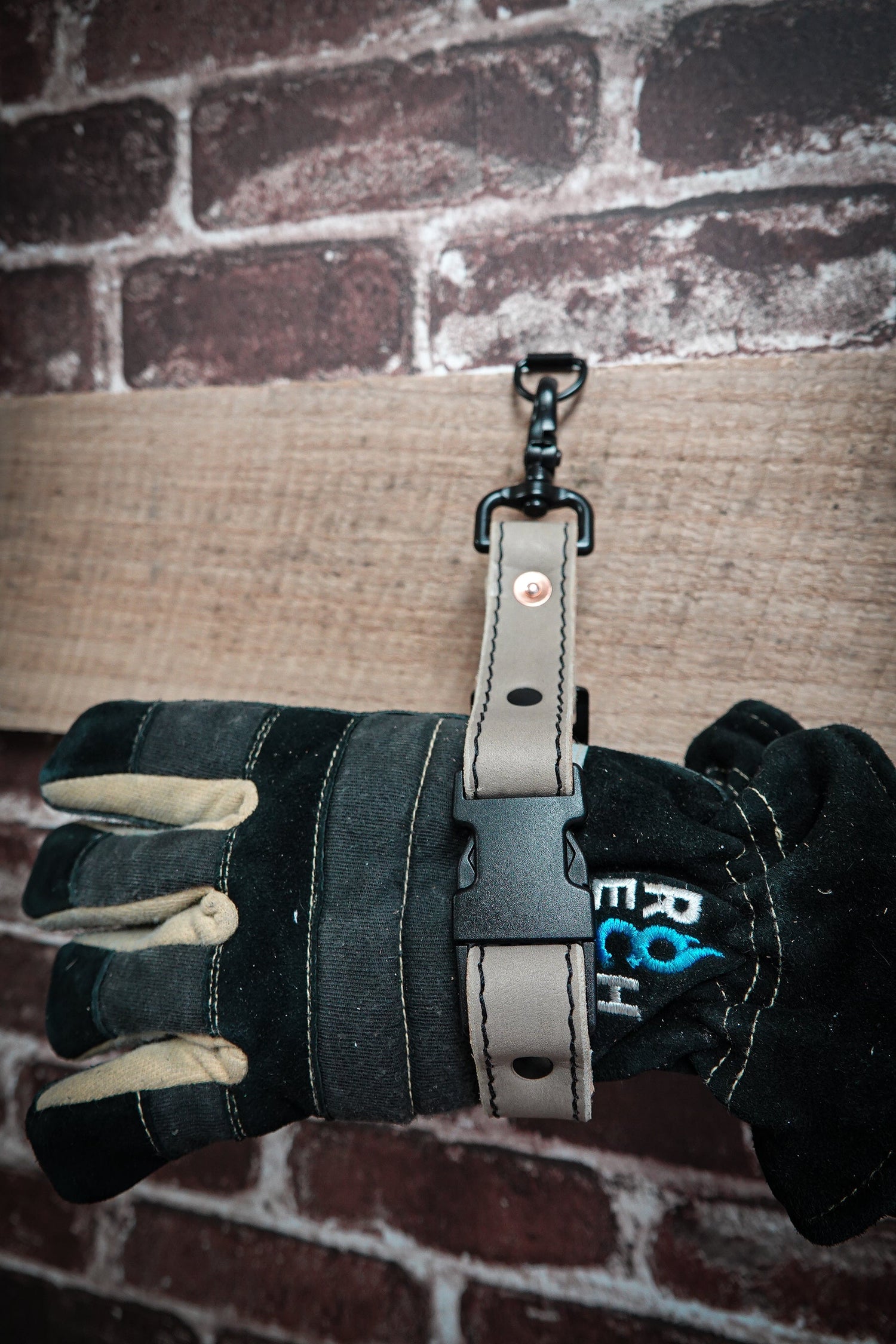 Glove Straps - Box 31 Leatherworks