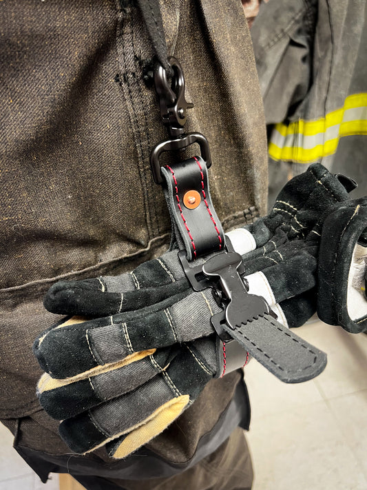 Verstellbare Handschuhriemen aus Leder