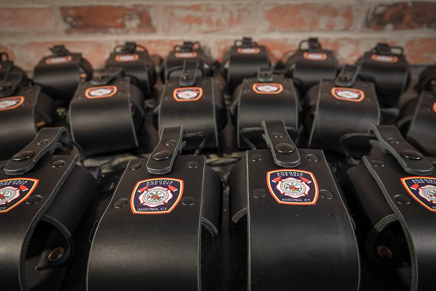 Hi - Def Universal Radio Bucket - Box 31 Leatherworks