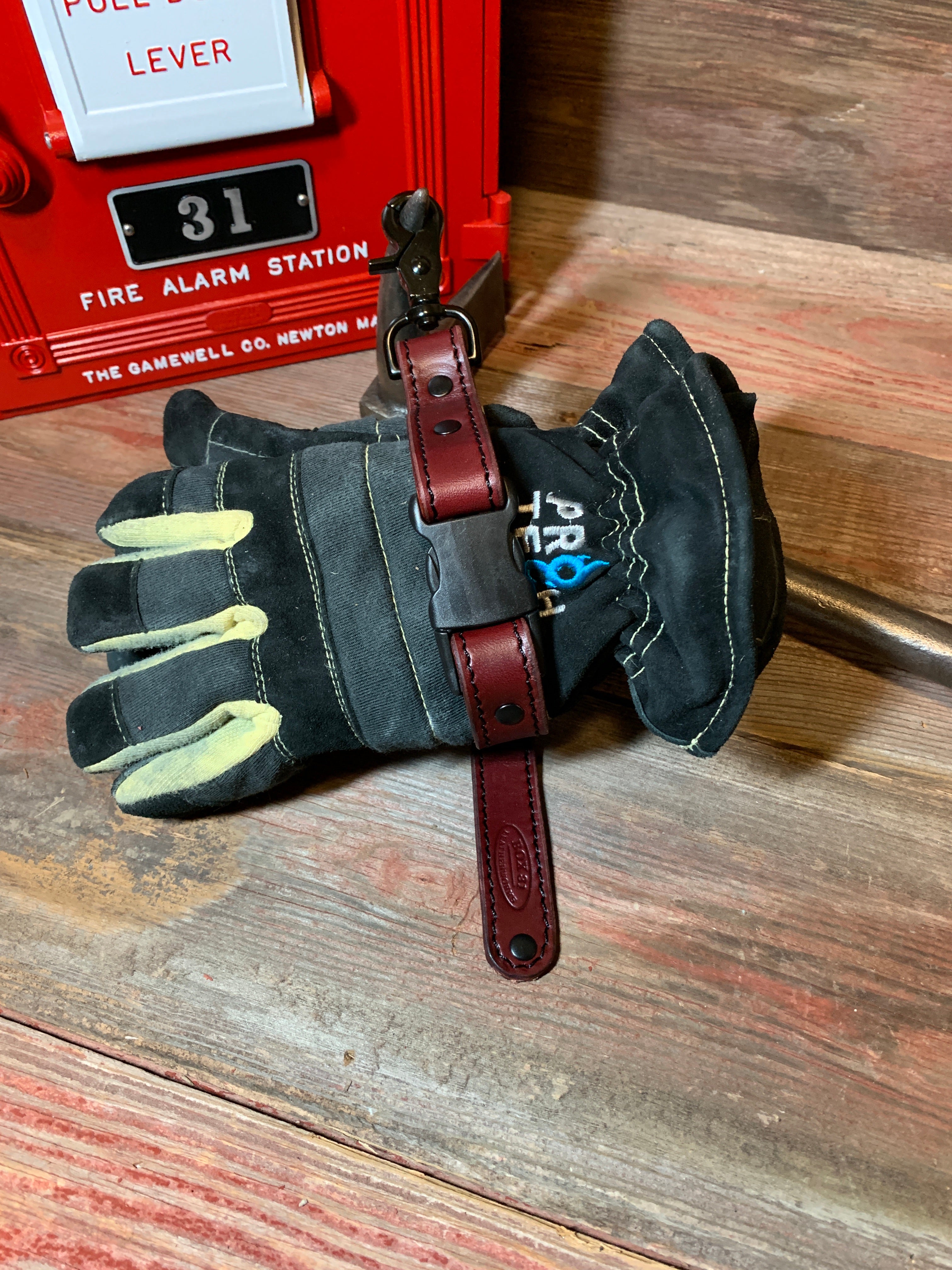 Adjustable Leather Glove Straps