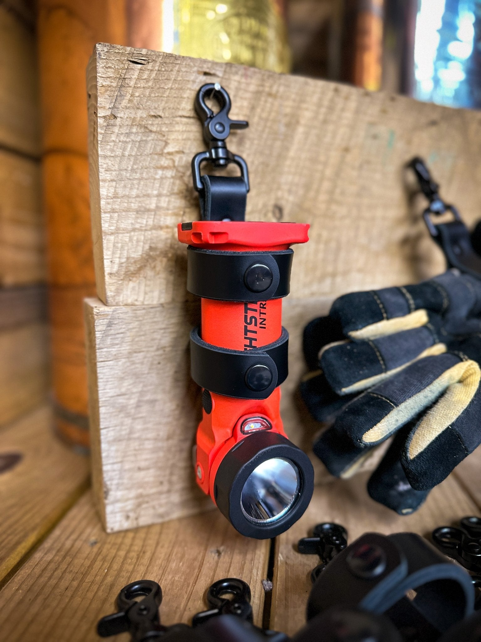 Inverted Leather Flashlight Holder – Box 31 Leatherworks
